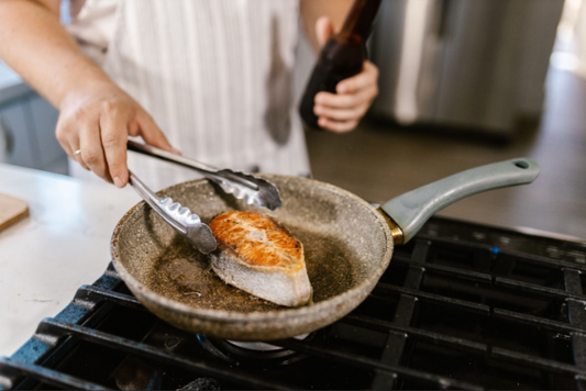 Tips to Buy the Best Kitchen Tongs for Grilling, Frying, and Everyday Cooking